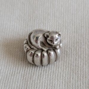 Pandora Cozy Cat Charm (Retired)